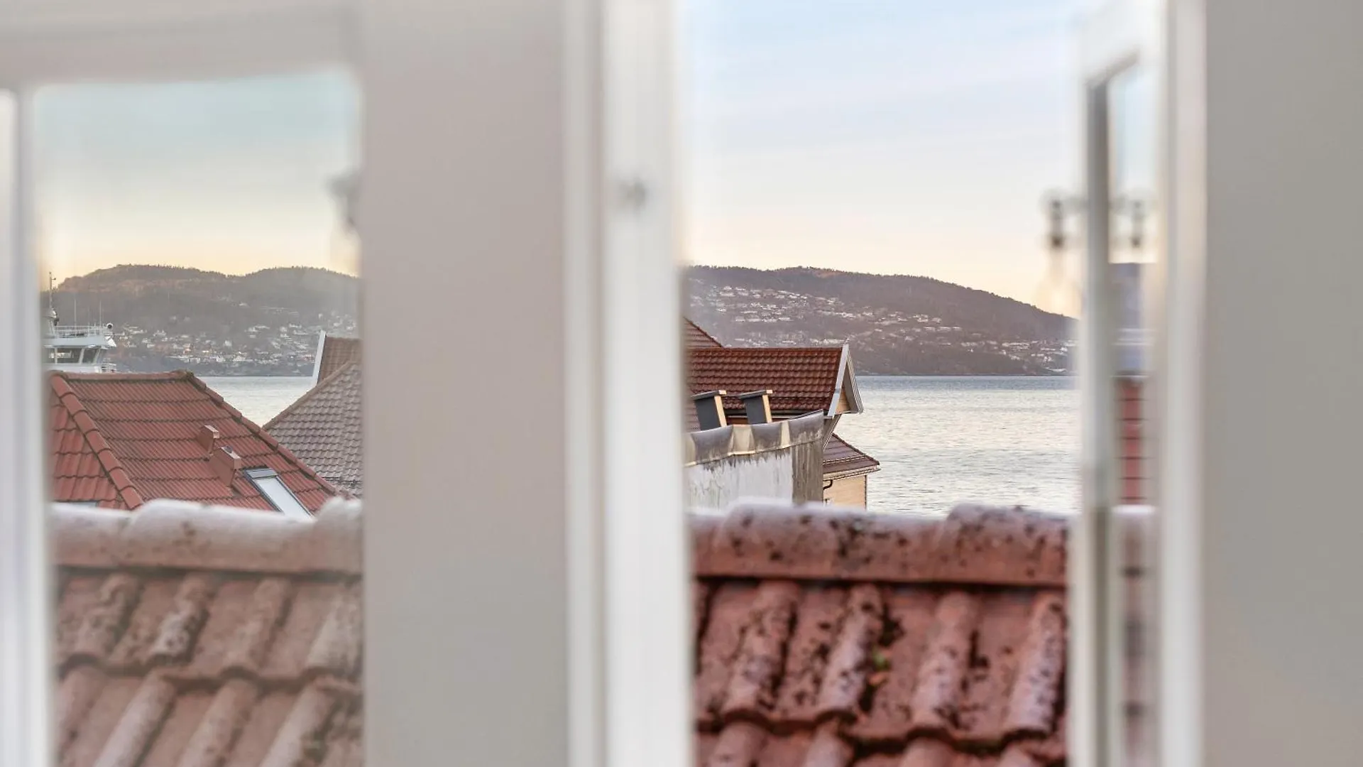 Modern Penthouse With A View - Behind Bryggen Apartment Bergen Norway